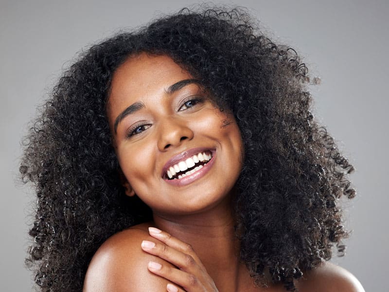 LM-VI-Peel Black woman with glowing skin to illustrate the benefits of a VI Peel